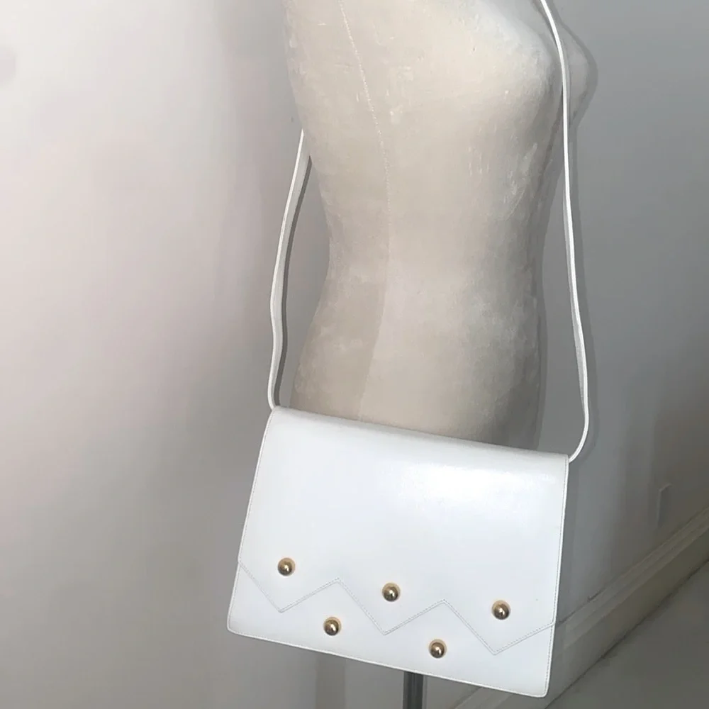 Vintage Paloma Picasso elegant White Shoulder Bag with Gold Accents